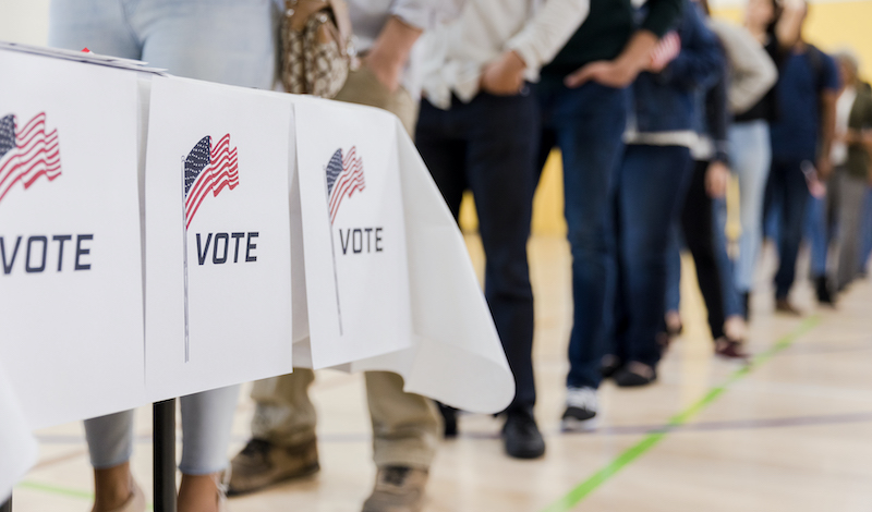 Long line of people waiting to vote in a U.S. election.