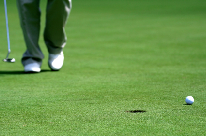 golf putt.jpg